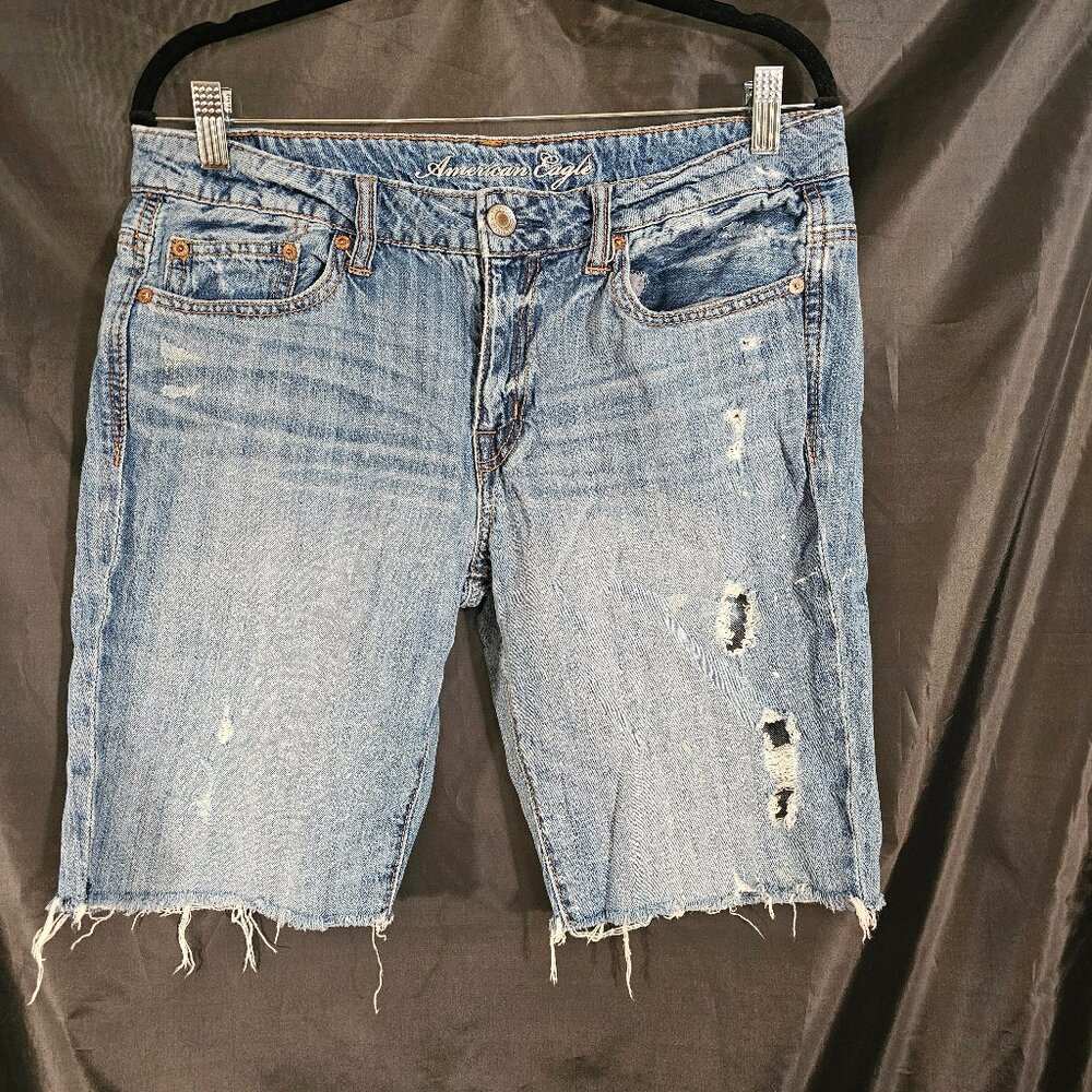 American Eagle "Slouchy" denim bermuda length shorts. Size 8. Like new.